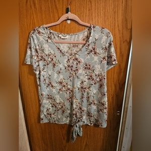 Late August shirt size medium